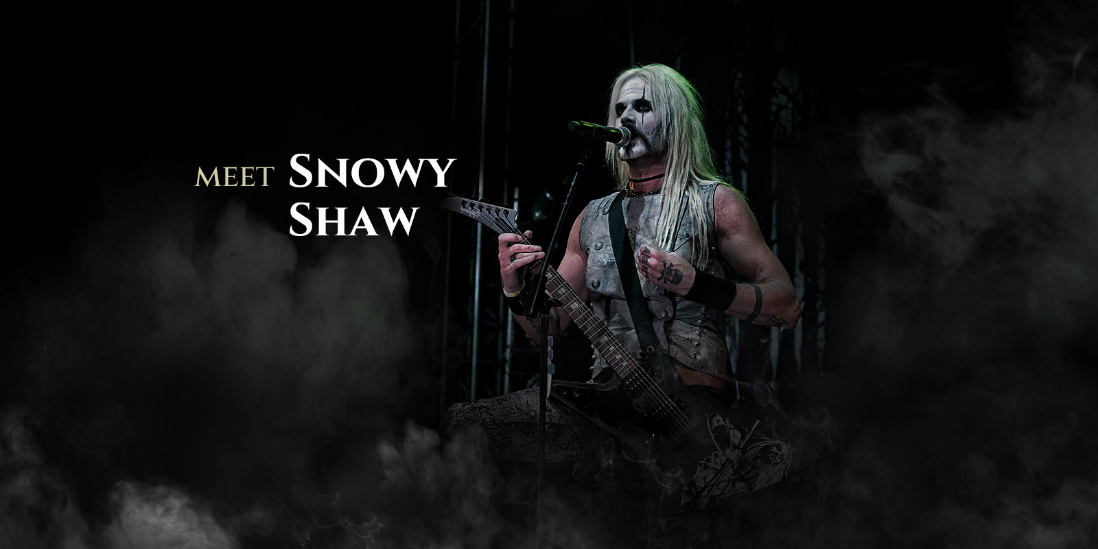 Snowy Shaw Of Bird and Cage